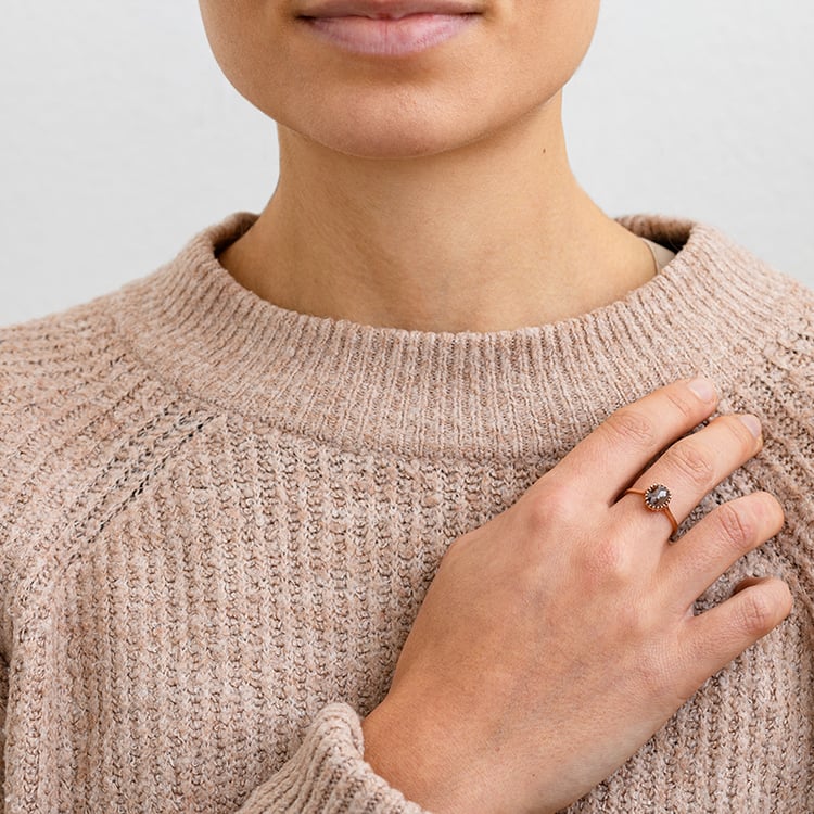 Zlatý prsten s oval salt and pepper diamantem Marcea 133254