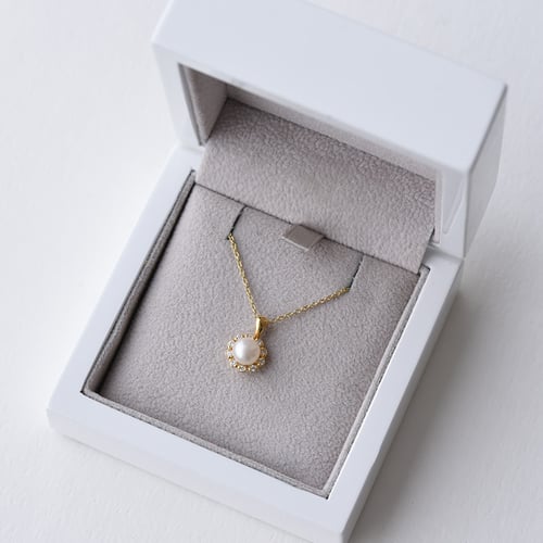 Zlatá perlová sada náušnic a náhrdelníku s diamanty Kamila