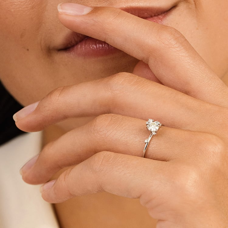 Cluster zásnubní prsten s 0.3ct přírodním diamantem Rosa 162700