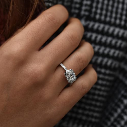 Zásnubní prsten s emerald diamantem Farida