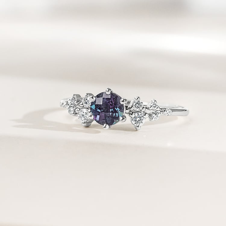 Zásnubní prsten s lab-grown alexandritem a lab-grown diamanty Olha 156316