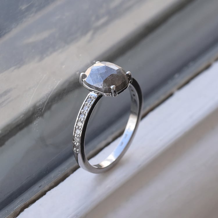 Zlatý prsten se salt and pepper diamantem 79903