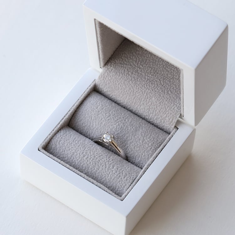 Prsten se syntetickým diamantem 78524