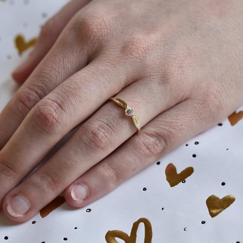Zásnubní prsten s diamantem Amrusha