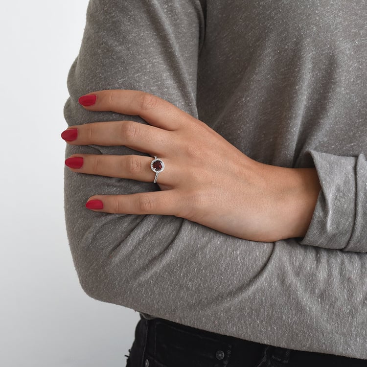 Prsten s granátem 66438