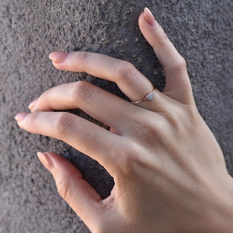 Stříbrný prsten ve tvaru srdce plný lab-grown diamantů Ubline 104642