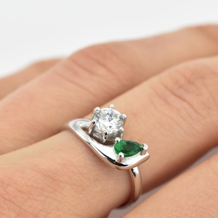 Zásnubní prsten s drahokamy 23848