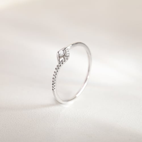 Stříbrný romantický prsten s lab-grown diamanty Anthia