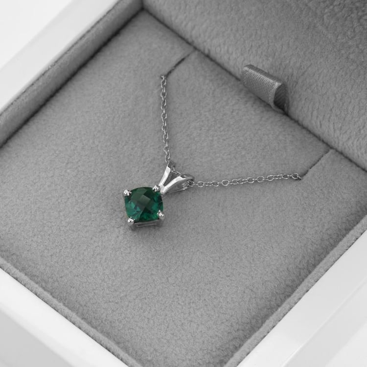 Smaragdový zlatý náhrdelník 23244