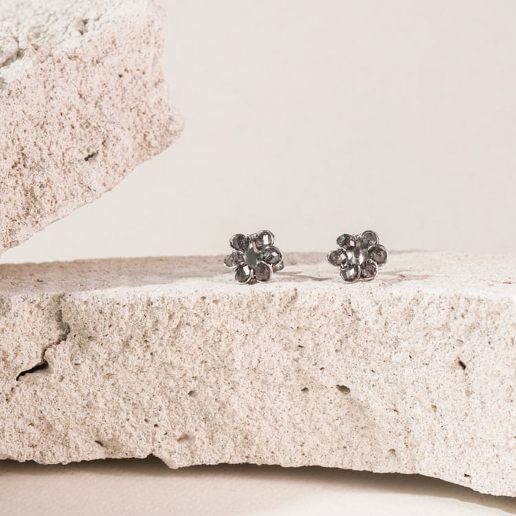 Náušnice ve tvaru kytek se salt and pepper diamanty Silva 101056