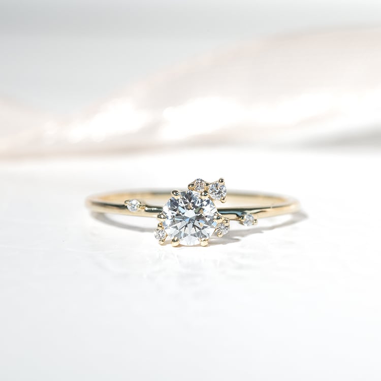 Zlatý cluster zásnubní prsten s 0.41 ct IGI certifikovaným lab-grown diamantem Rosa 127226