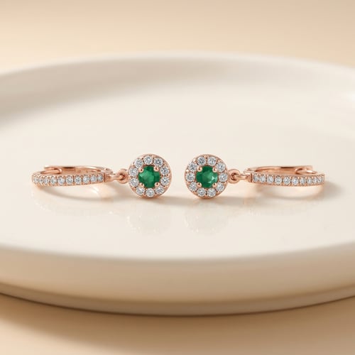 Půvabné stříbrné náušnice se smaragdy a lab-grown diamanty Menna