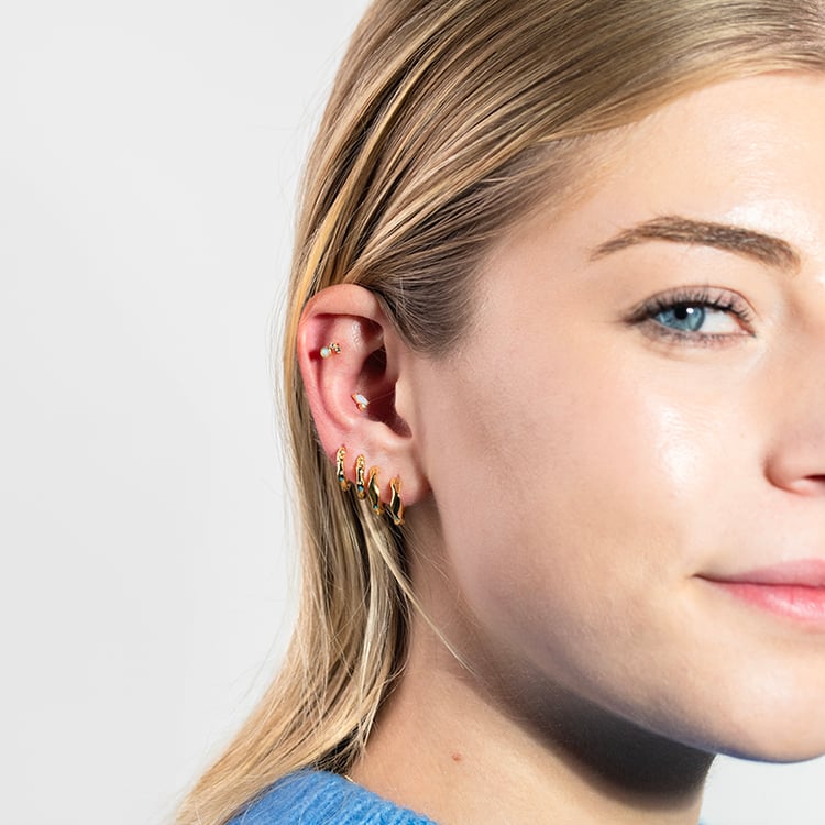 Zlatá piercing náušnice s opálem a safírem Sarina 149360