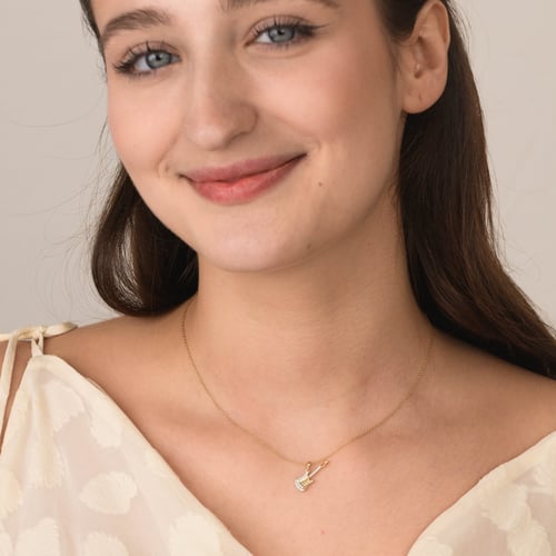 Zlatý přívěsek s diamantem ve tvaru kytary Amie