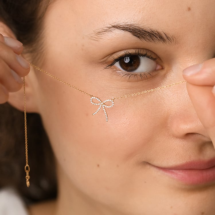 Mašlička v diamantovém náhrdelníku Jonina 153843