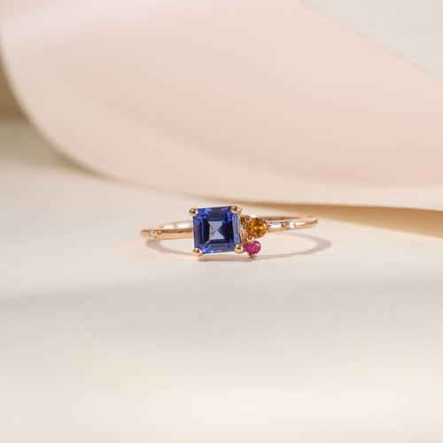 Cluster prsten s asscher tanzanitem, padparadscha safírem, rubínem a diamantem Kenny