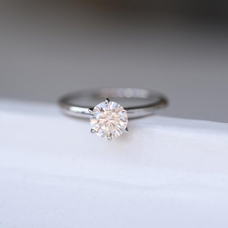 Zásnubní prsten s diamantem 46603