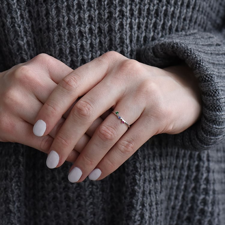 Minimalistický prsten se třemi drahokamy dle vašeho výběru Idalia 115245