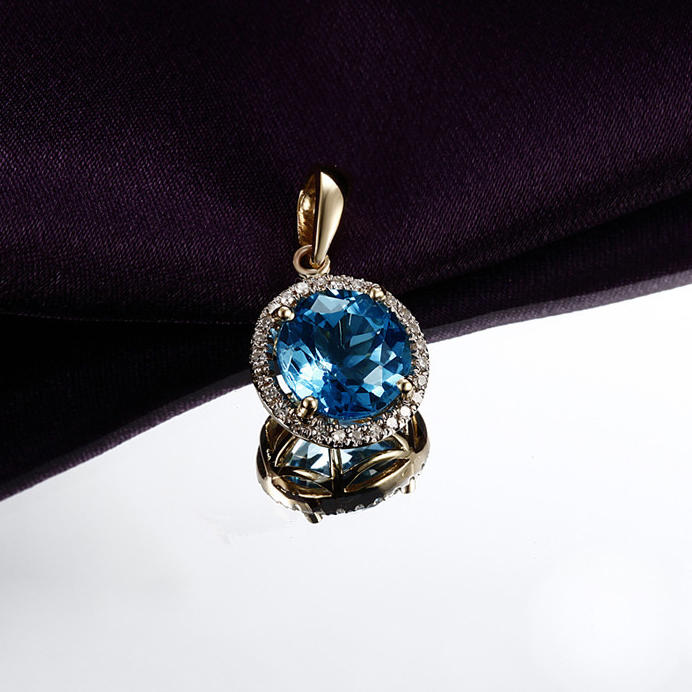 Zlatý náhrdelník s topazem 5656