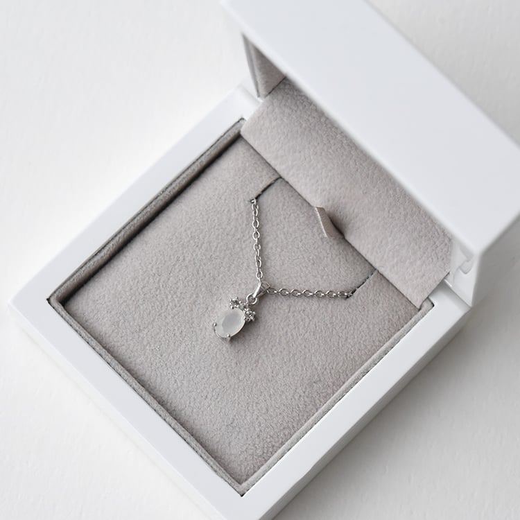 Stříbrný přívěsek s měsíčním kamenem 73008