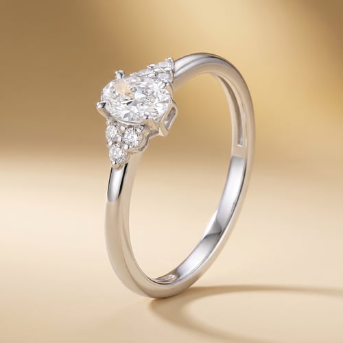 Zásnubní prsten s výběrem písmene a diamanty Sheldo