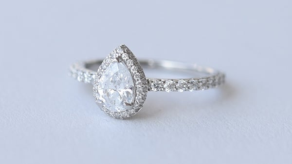 Tvary diamantů: pear (hruška, slza)