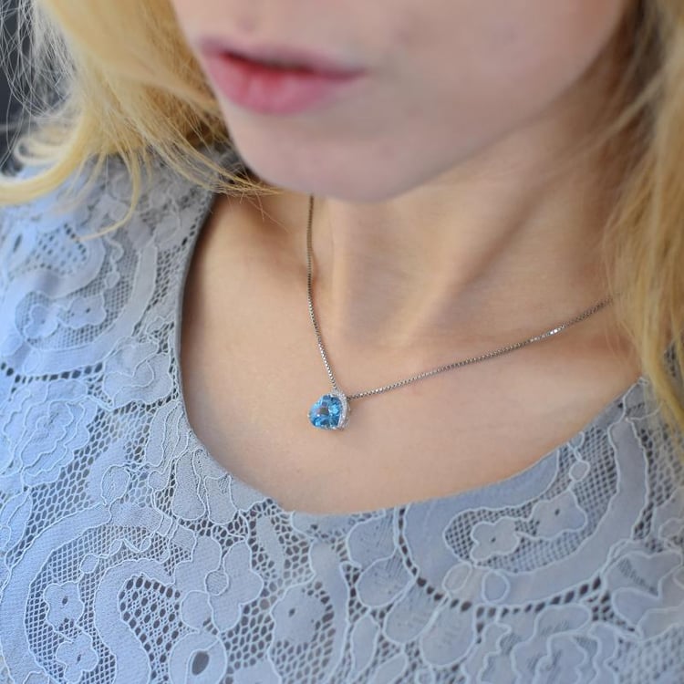 Topazové srdce ovinuté zirkony 27606