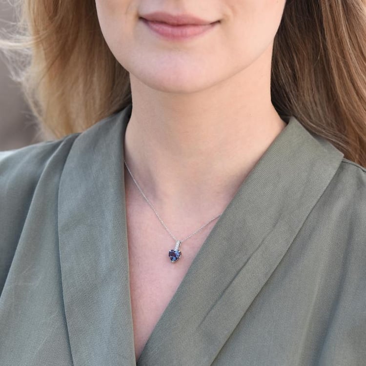 Alexandritový přívěsek s diamanty 32671