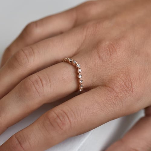 Zlatý eternity prsten s diamanty Lorava
