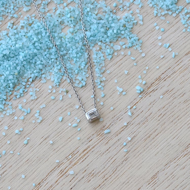 Zlatý náhrdelník s GIA certifikovaným emerald diamantem 62627