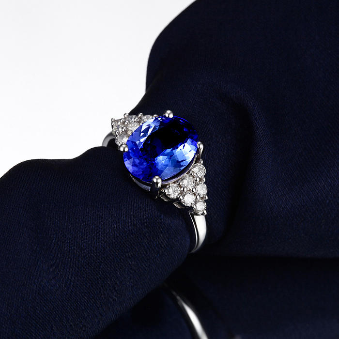 Tanzanitový prsten 5652