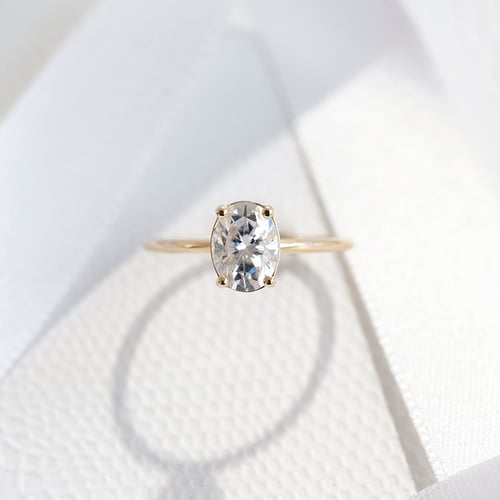 Zásnubní prsten s 0.53ct IGI certifikovaným oval diamantem Frost