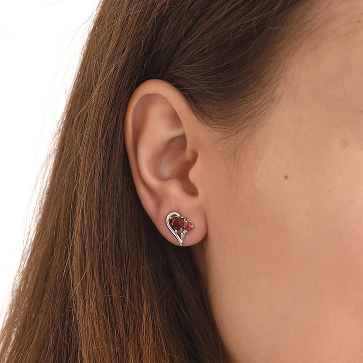 Srdíčkové granátové náušnice ze stříbra 70951