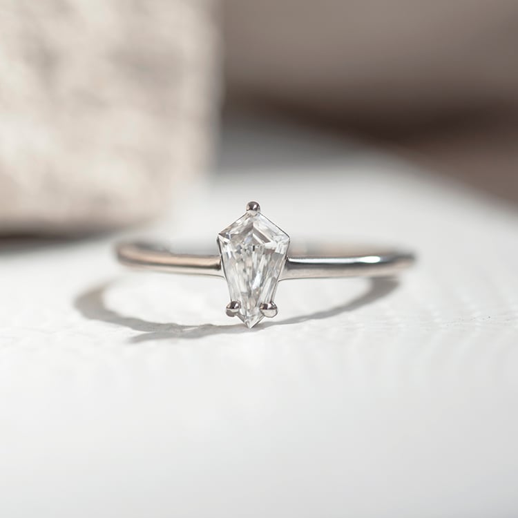 Zásnubní prsten s 0.7ct IGI certifikovaným lab-grown diamantem Greta 170152
