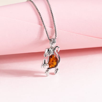 Stříbrný jantarový přívěsek ve tvaru opice Mabuk