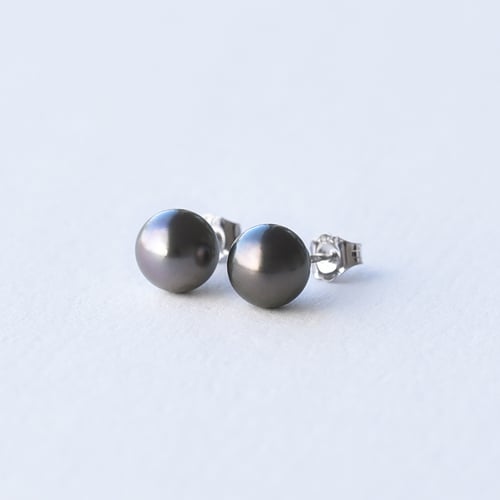 Elegantní náušnice s 8mm černými perlami Balbe