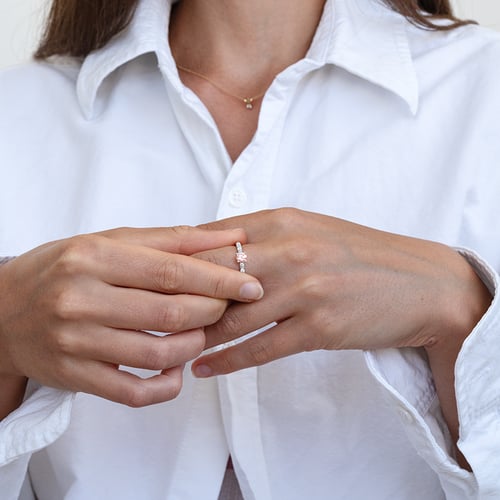 Zásnubní prsten s certifikovaným fancy pink lab-grown diamantem Megha