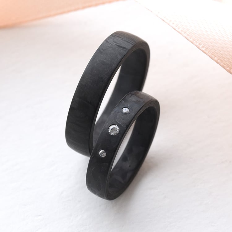 Karbonové prsteny se třemi diamanty 77519