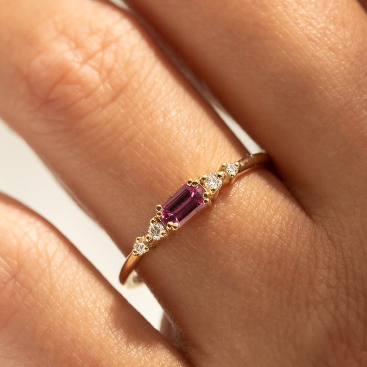 Prsten s emerald safírem a diamanty Taia 139443