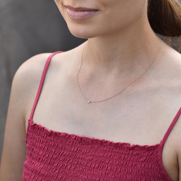 Zlatý minimalistický náhrdelník s diamantem 60687