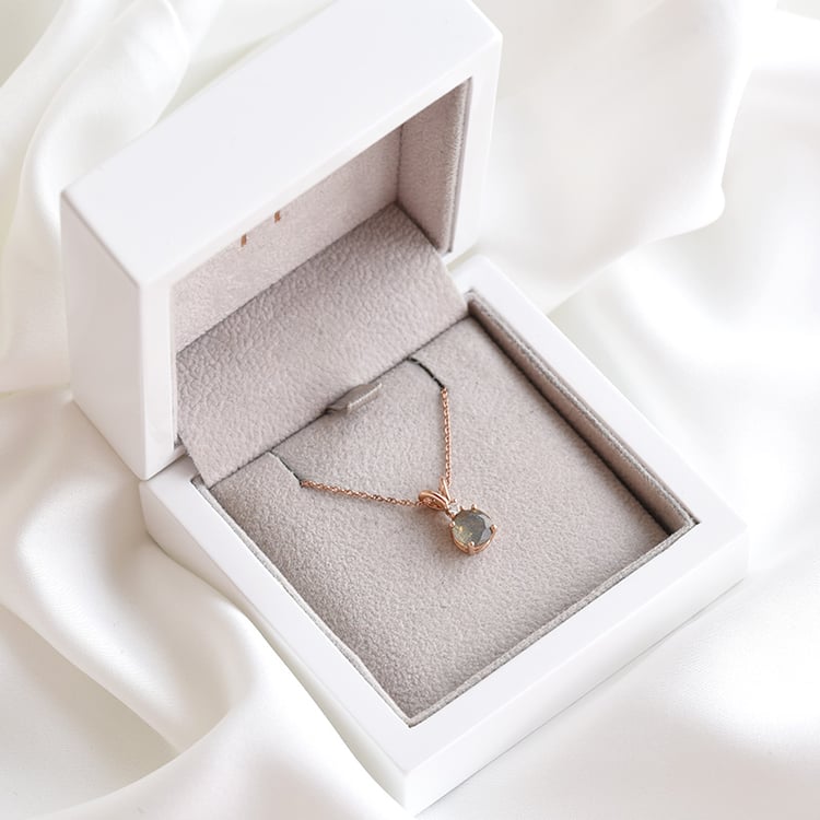 Labradoritový přívěsek s diamantem 78388