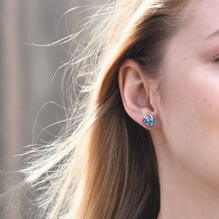 Nebeské stříbrné náušnice s topazy 47210