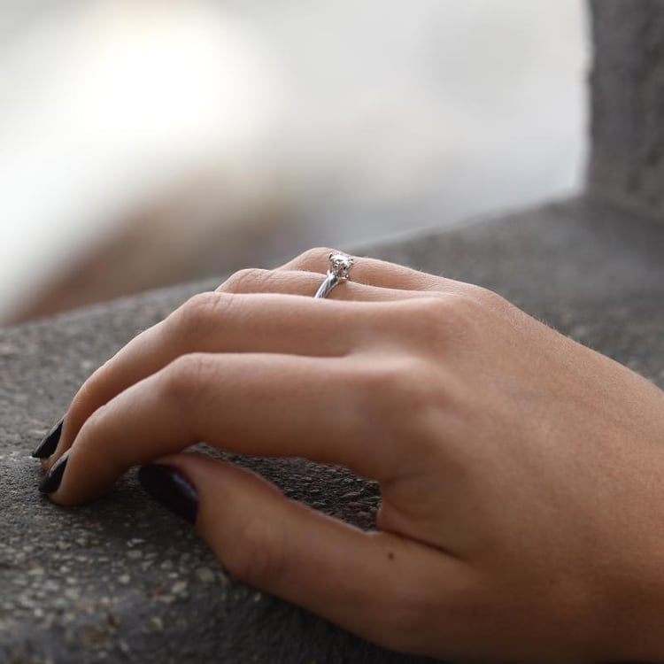 Zásnubní prsten s 0.41ct moissanitem 49454