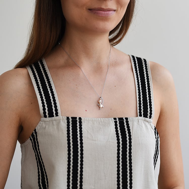 Zlatý přívěsek s andělem 64182