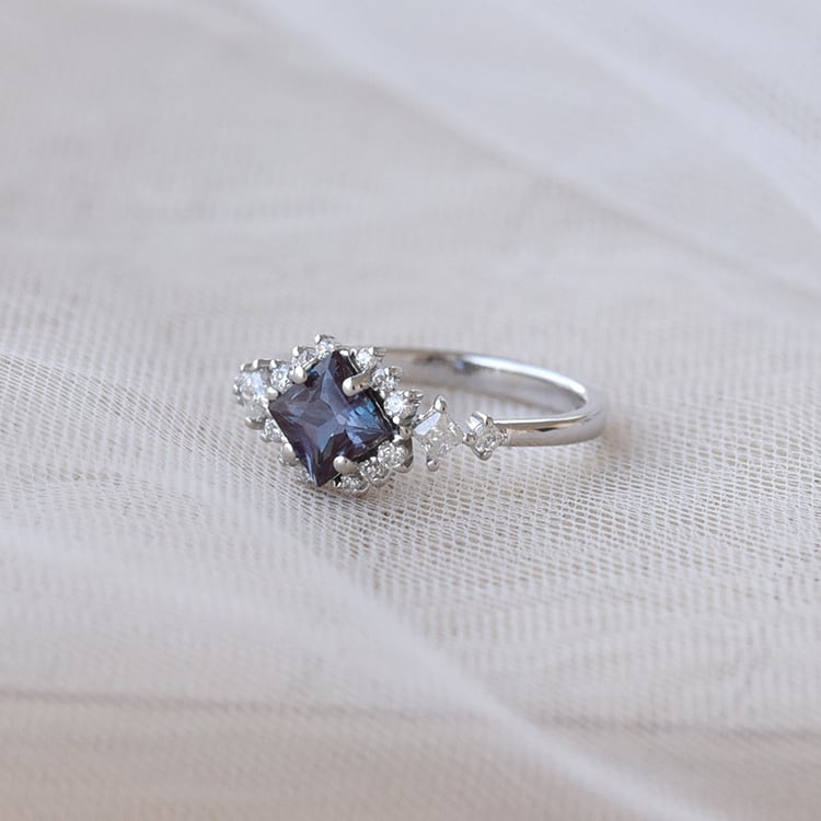 Zásnubní prsten s alexandritem 68931