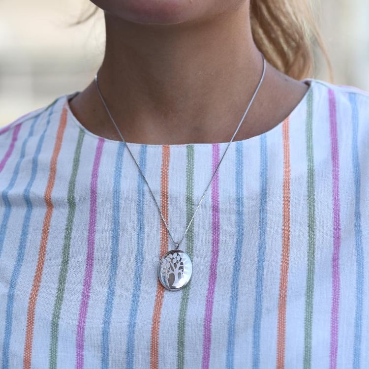 Stříbrný medailon se stromem života 47600