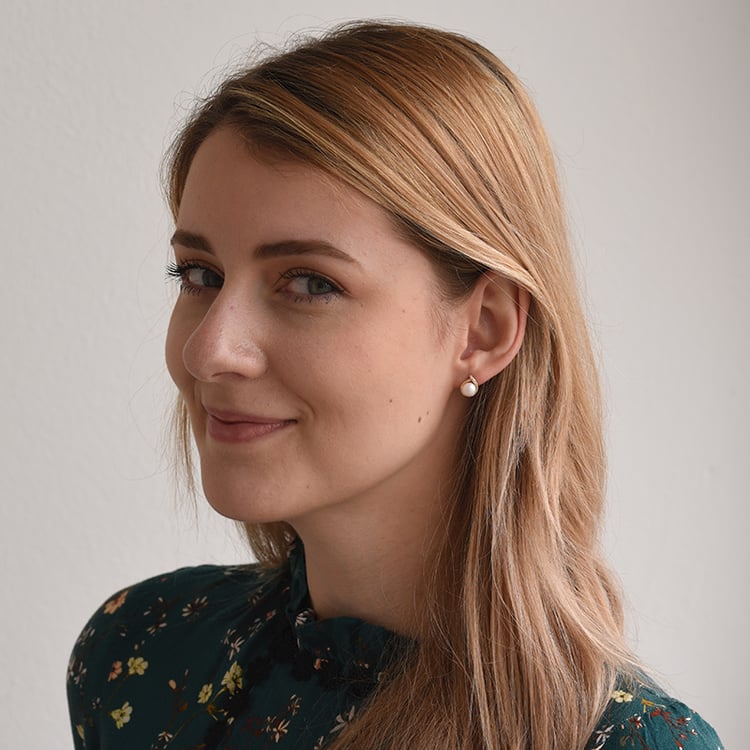 Romantické zlaté náušnice 63773