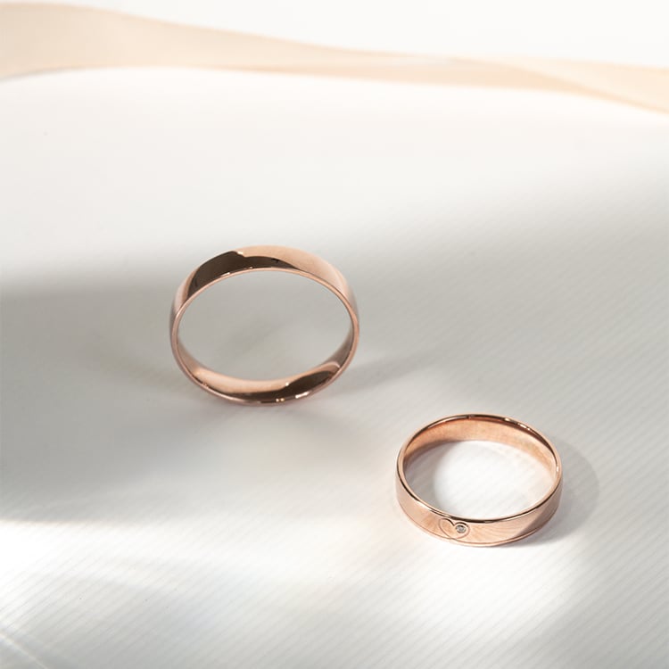 Snubní prsteny ze zlata se srdcem a diamantem Maline 121796