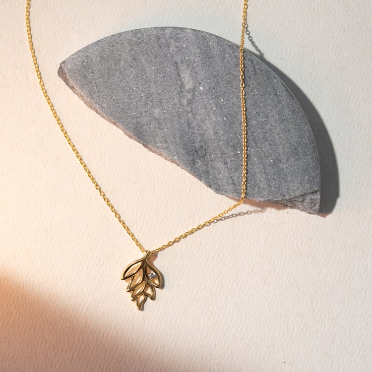 Stříbrný pozlacený přívěsek se zirkonem Crisanta 101470