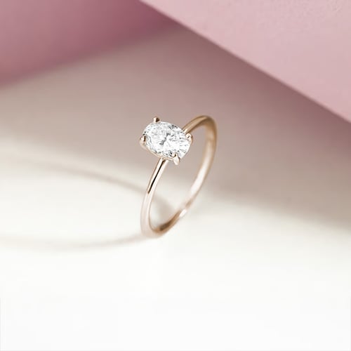 Zásnubní prsten z oříškového zlata s oval lab-grown diamantem Frost